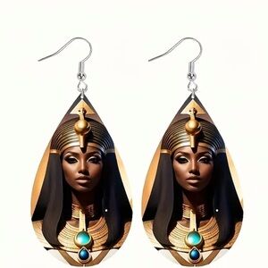 Elegant Gold and Black Egyptian Queen Earrings